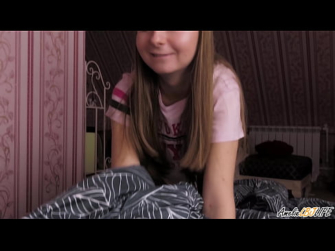 ❤️ Blondie Anamnyonya BFF wake Sana na Kupata Kinywa Chake Video ya mkundu ☑